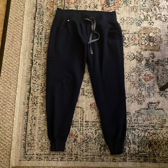3 PAIRS Figs Zamora Navy Joggers PETITE - Picture 1 of 3